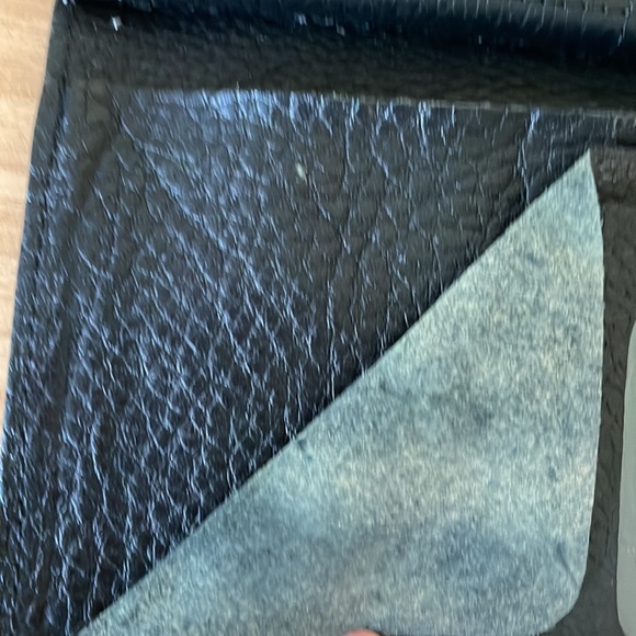 Trifold wallet in genuine pebble black leather - Picture 4 of 7